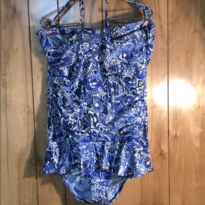 Swimsuit with removable straps